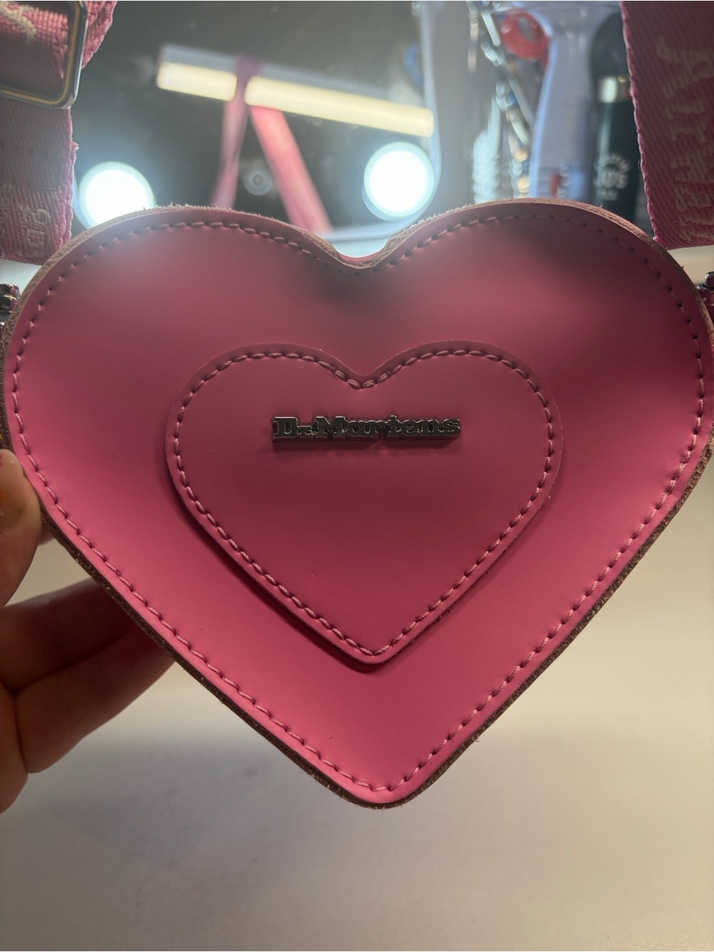 Dr martens mini pink heart bag - Picture 2 of 5
